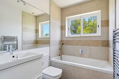 Bathroom (4)