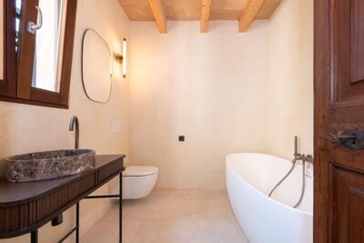 Bathroom (4)