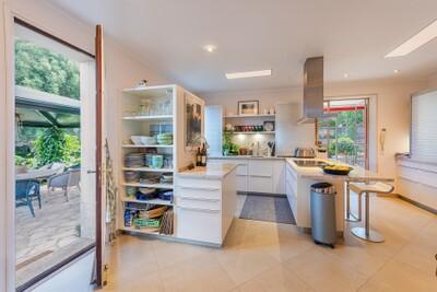 Kitchen (2)