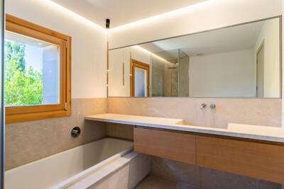 Bathroom (3)