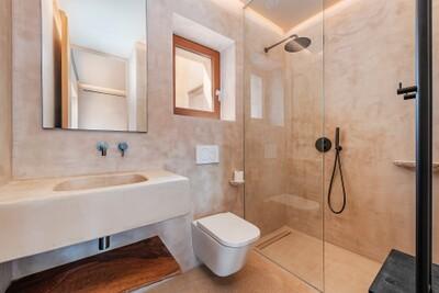Bathroom (3)