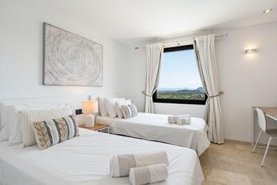 Bedroom (3).jpg