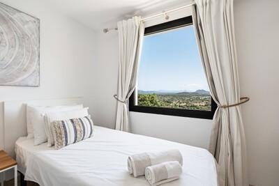 Bedroom (4).jpg