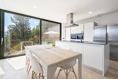 Kitchen (2).jpg