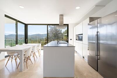 Kitchen (3).jpg