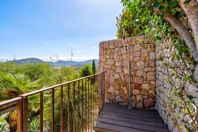 Outdoor Shower.jpg