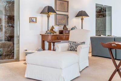Living Room (2)