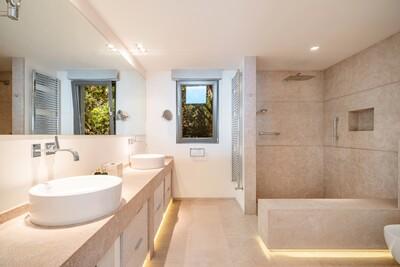 Bathroom (2)