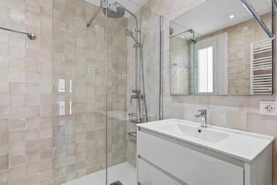 Bathroom (3)