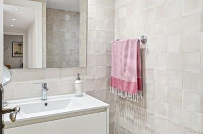 Bathroom (4)