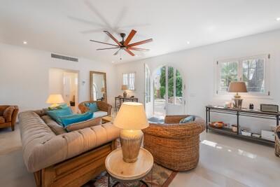 Living Room (1)