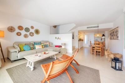 Living Room (2)