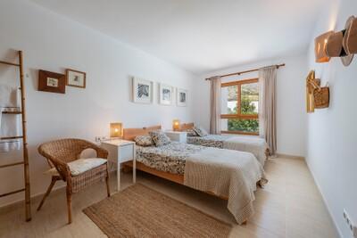 Bedroom (5)