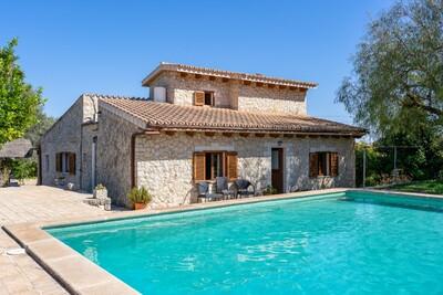 Pool and Exterior (3).jpg