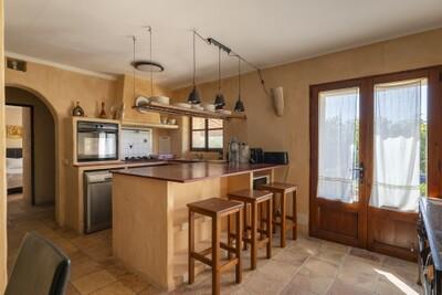Kitchen (2)