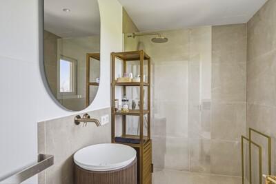 Bathroom (3)