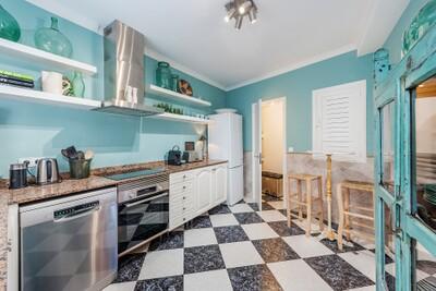 Kitchen (2)