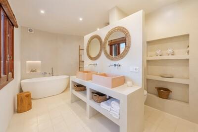 Bathroom (3)