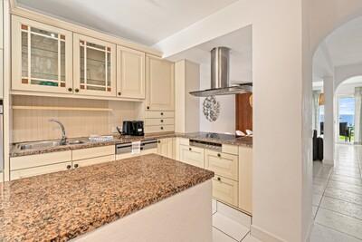 Kitchen (1)