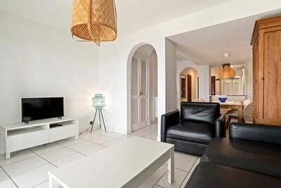 Living Room (2)