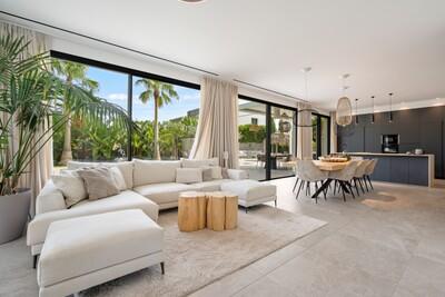 Living Room (2)