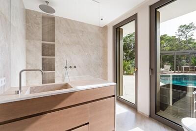 Bathroom (4).jpg