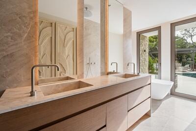 Bathroom (7).jpg