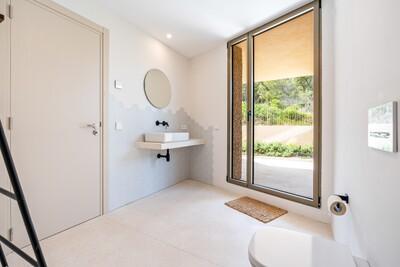 Bathroom (4)