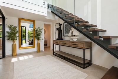 Entrance Hall (1)