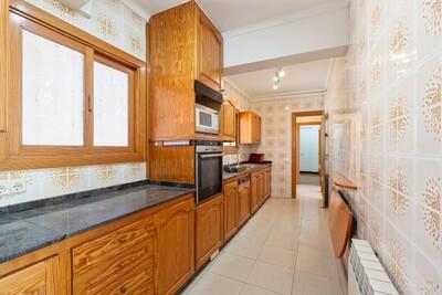 Kitchen (2).jpg