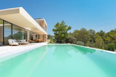Exterior and Pool (1)