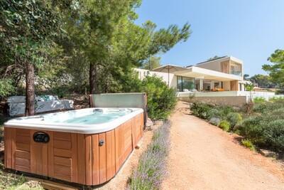 Jacuzzi