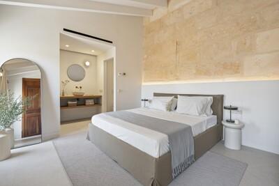 Bedroom (1).jpg