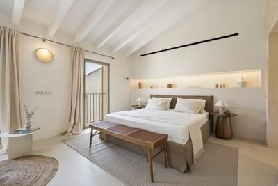 Bedroom (2).jpg