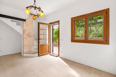 Interior (1)