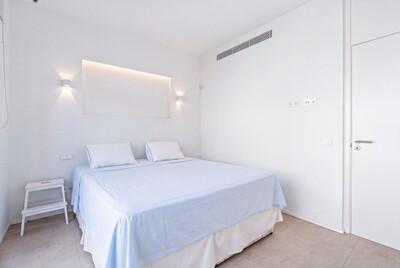 Bedroom (5).jpg