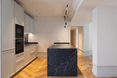 Kitchen (6).JPG