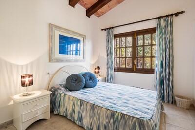 Bedroom (1).jpg