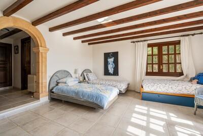 Bedroom (2).jpg