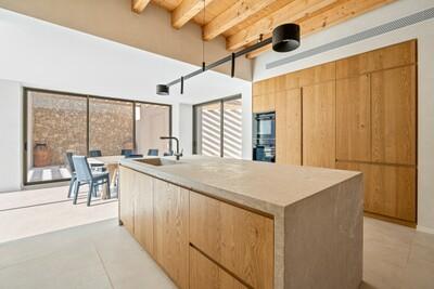 Kitchen (1).jpg