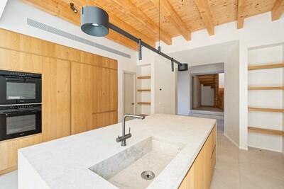 Kitchen (2).jpg