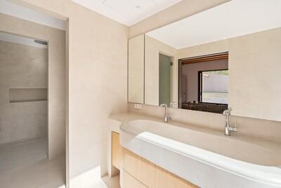 Bathroom (4).jpg