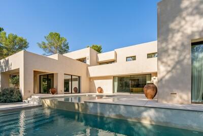 Exterior and Pool (4).jpg
