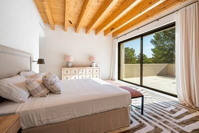 Bedroom (4).jpg