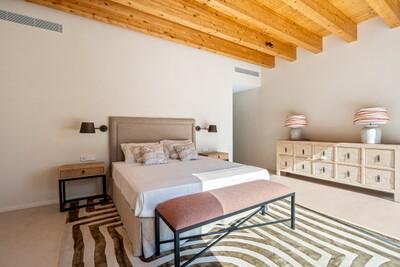Bedroom (5).jpg