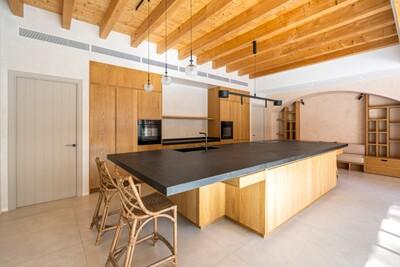 Kitchen (1).jpg