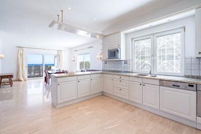 Kitchen (2).jpg