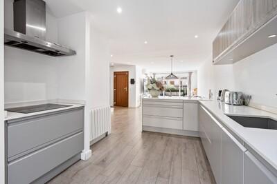 New Kitchen (2).jpg