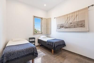 Bedroom (1).jpg