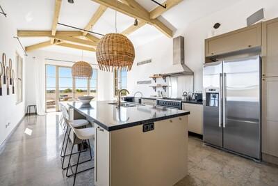Kitchen (1).jpg